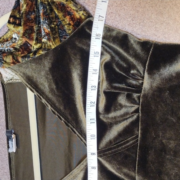 🖤Vintage Velvet Dark Olive Green Fairy Crop Top w/ Split 3/4 Bell Sleeve - Picture 10 of 17